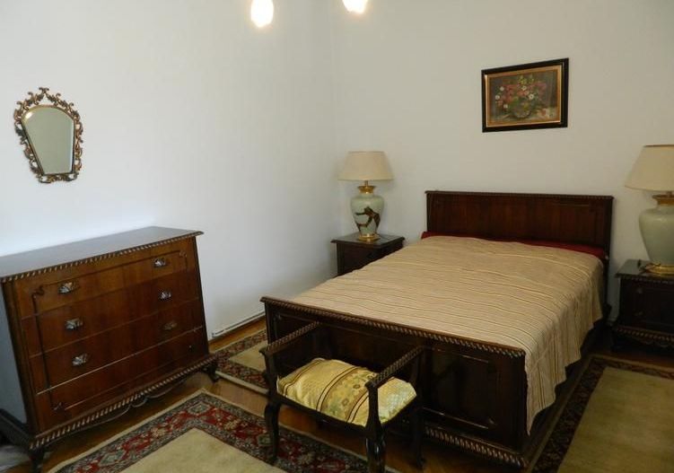 Apartament lux, zona Piata Victoriei, 4 camere , 2 bai, centrala termica  terasa - Poză 3