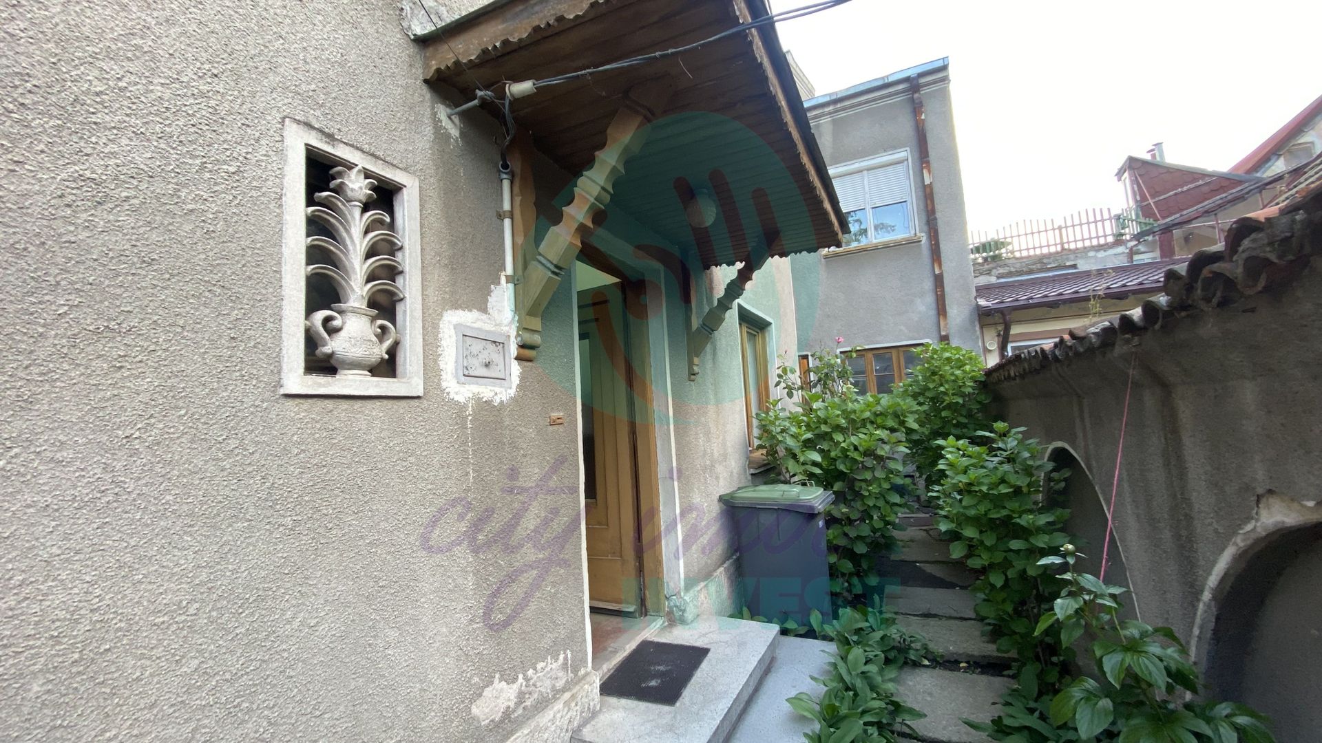 Parter de vila cu mică curte, Piața Alba Iulia - Poză 1