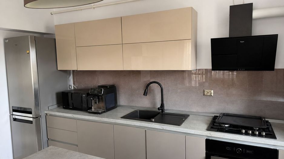 Apartament modern cu 3 camere de inchiriat in zona ultra-centrala - Poză 4