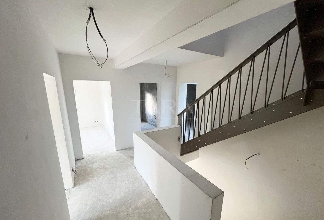Duplex Spațios cu 3 Niveluri în Zona Feleacu - Poză 3