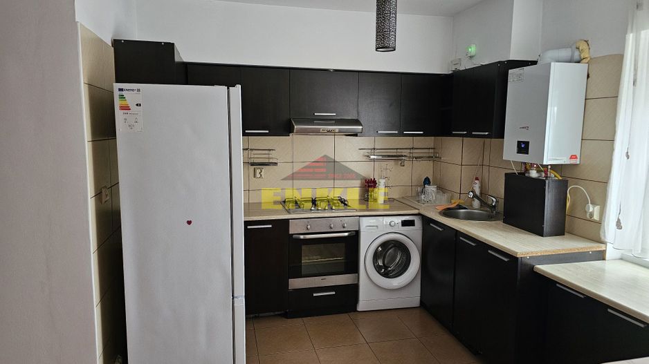 De închiriat apartament 3 camere – zona Piața Mare - Poză 4