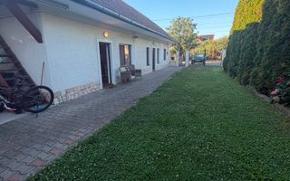Casa de inchiriat Remetea - Curte comuna - Zona linistita - Poză 6