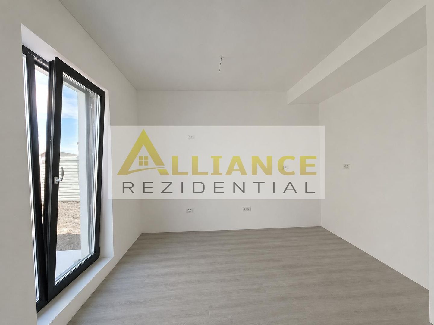 Vila str Miorita-4 camere-3 bai-2 dressinguri-beci - Poză 3