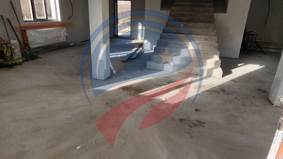 Vilă semifinisată de vânzare str. Remetea 217 mp si 670 mp teren - Poză 7