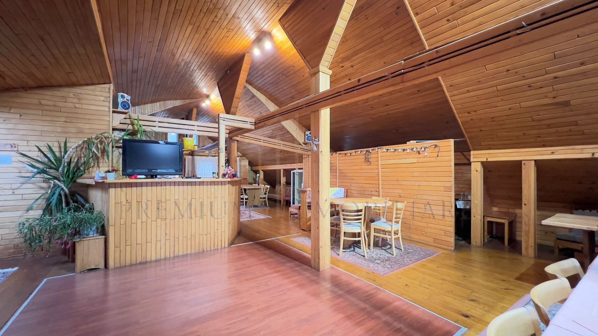 Hotel / Pensiune de vânzare în Central, Slanic-Moldova - Poză 22