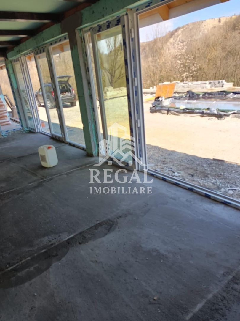 Proprietate cu potențial, într-un cadru natural de vis – 3581 mp teren - Poză 6