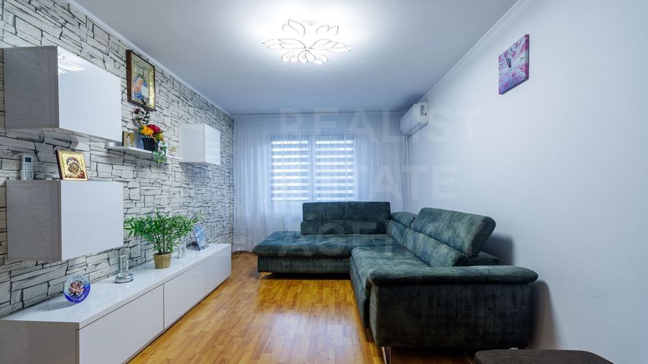 Vânzare, apartament, 3 camere, zona Uverturii - Poză 2