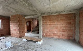 Casă Parter+Etaj– la roșu în interior, la cheie în exterior – Selimbar - Poză 14