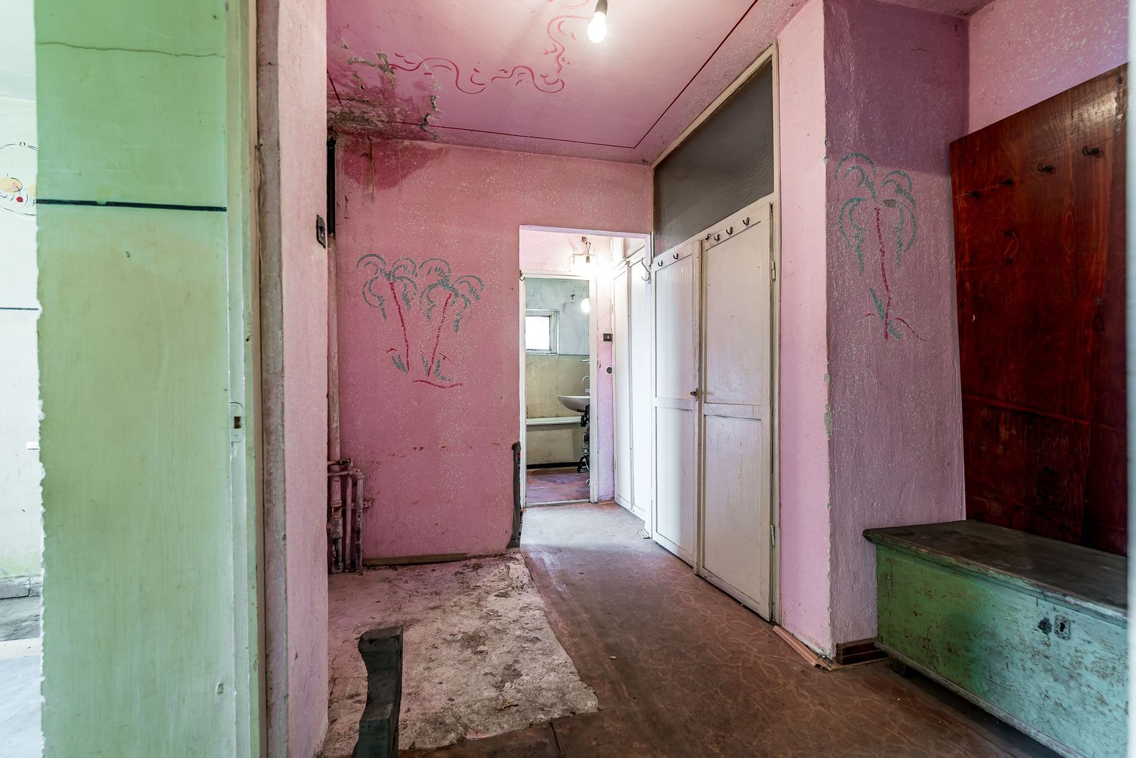 Apartament decomandat, 2 camere, Alfa, la 2 pași de stația de tramvai - Poză 4