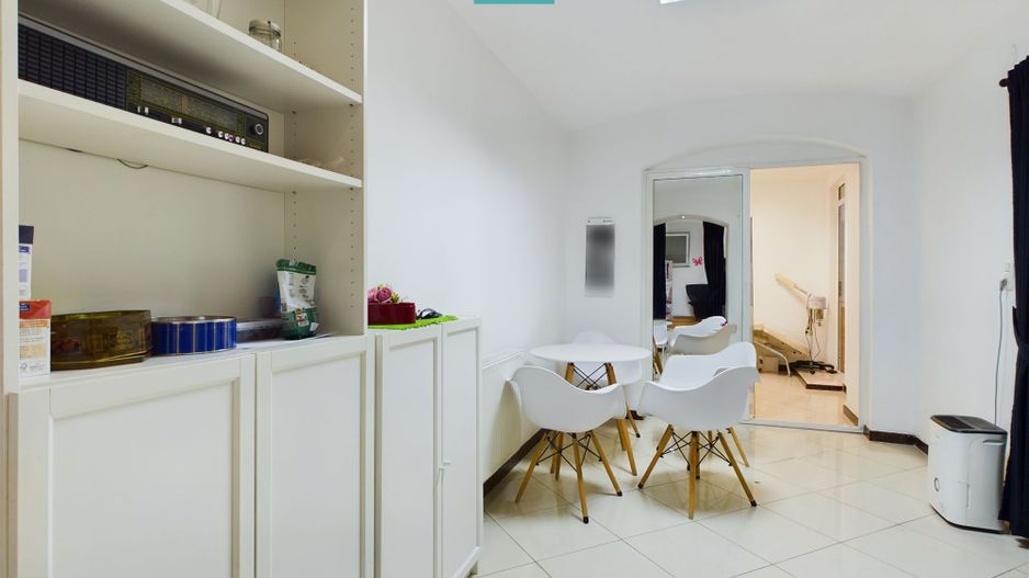 Salon cosmetică, coafor, masaj și relaxare - Poză 10