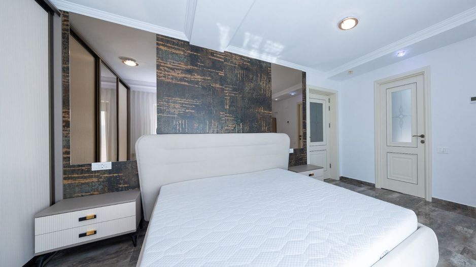 Casa 6 dormitoare+4 bai -1500 mp teren-Sacele - Poză 36