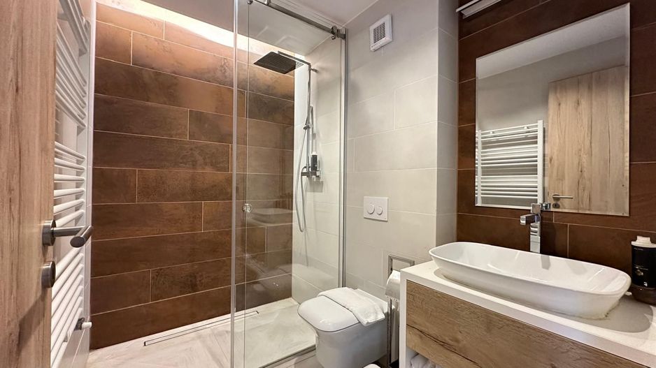 Vânzare penthouse LUX 4 camere cu terasa de 122 mp zona Coresi - Poză 11