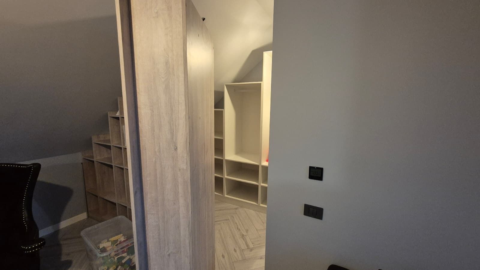 VILA NOUA | MOBILATA SI UTILATA | DAMAROAIA | LANGA PETROM CITY - Poză 25