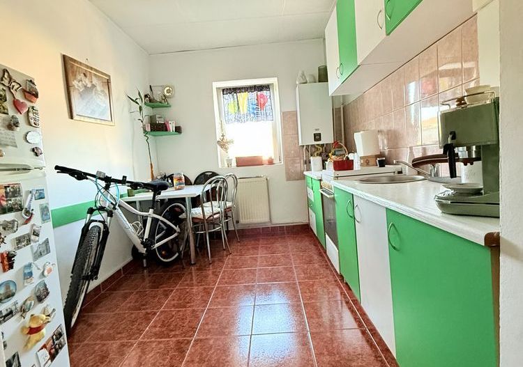 2 cam  Lipovei centrala proprie -bloc izolat - Poză 1