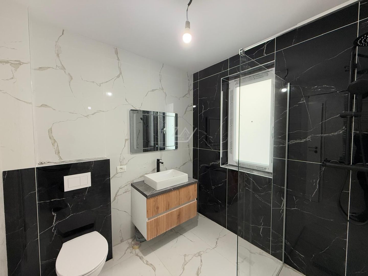 Decomandat. Spatios. Loc de parcare. - Poză 4