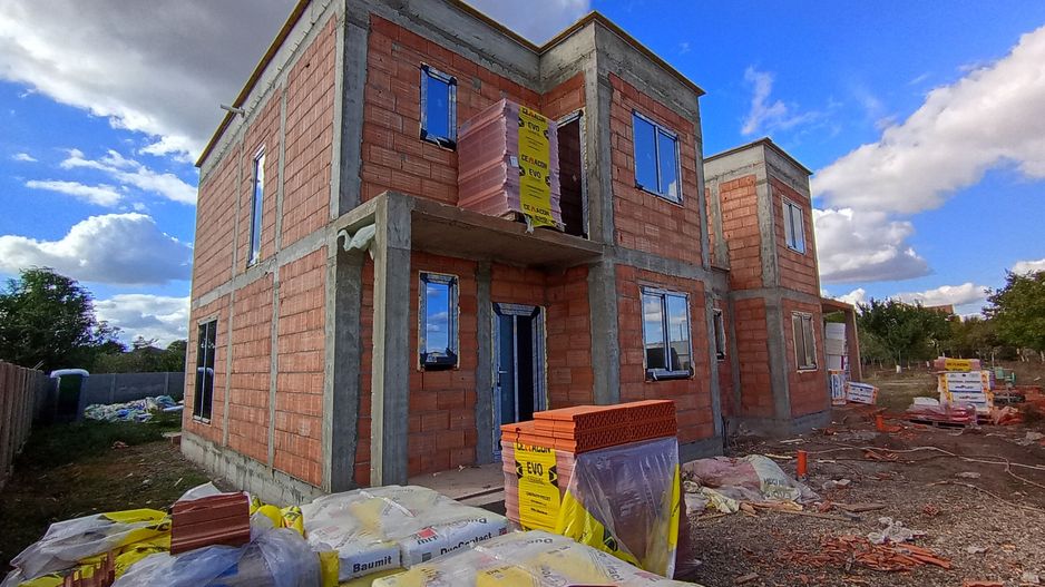 Sanandrei Duplex cu Perete Dublu, Proiect Modern - Poză 3