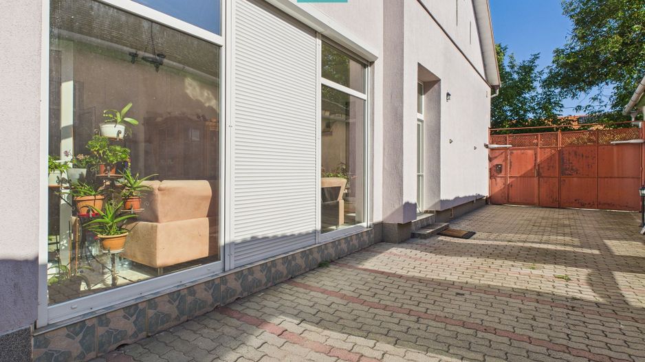 Casă cu piscină și teren generos, Sântana - Poză 27