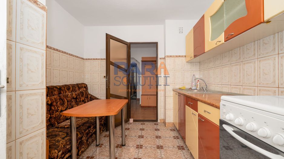Apartament 3 camere, decomandat, mobilat - Poză 4