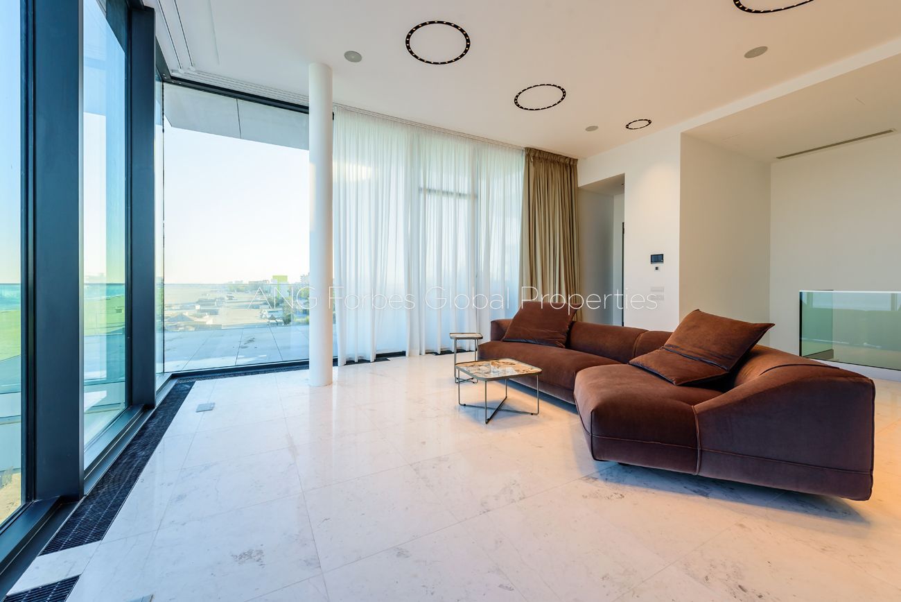 Apartament de 5 camere spațios, situat în zona Nord din Constanța - Poză 3