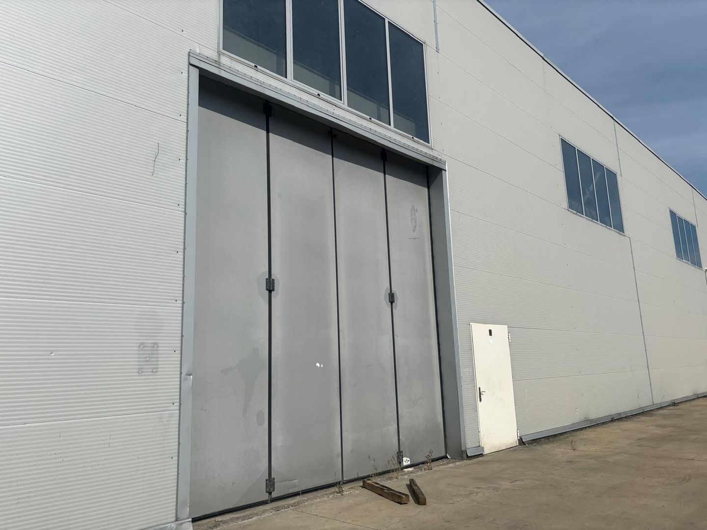 Depozit cu showroom de inchiriat de 1600 mp - Poză 22