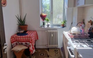 Apartament cu 3 camere si balcon - zona Podu Ros - 450€ - Poză 4