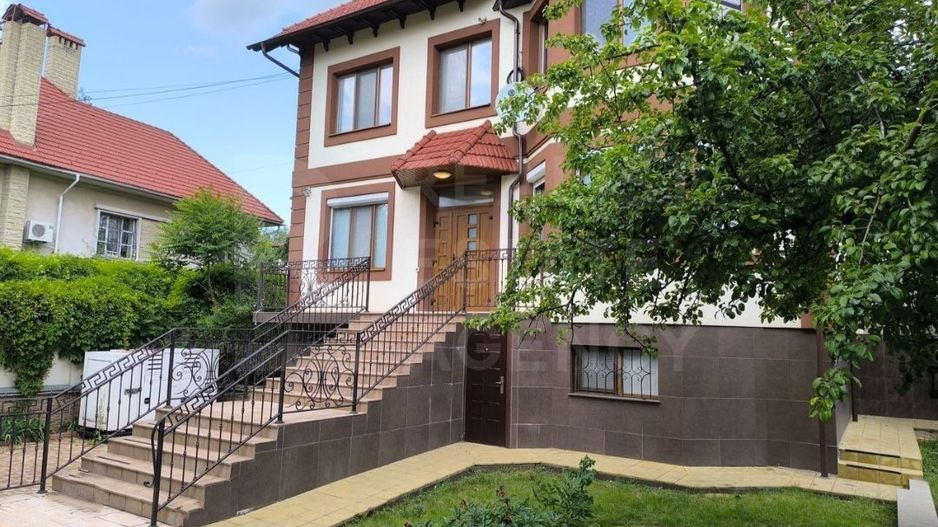 Chirie, casă, 2 nivele, 5 camere, strada  Anton Ablov, Telecentru - Poză 1