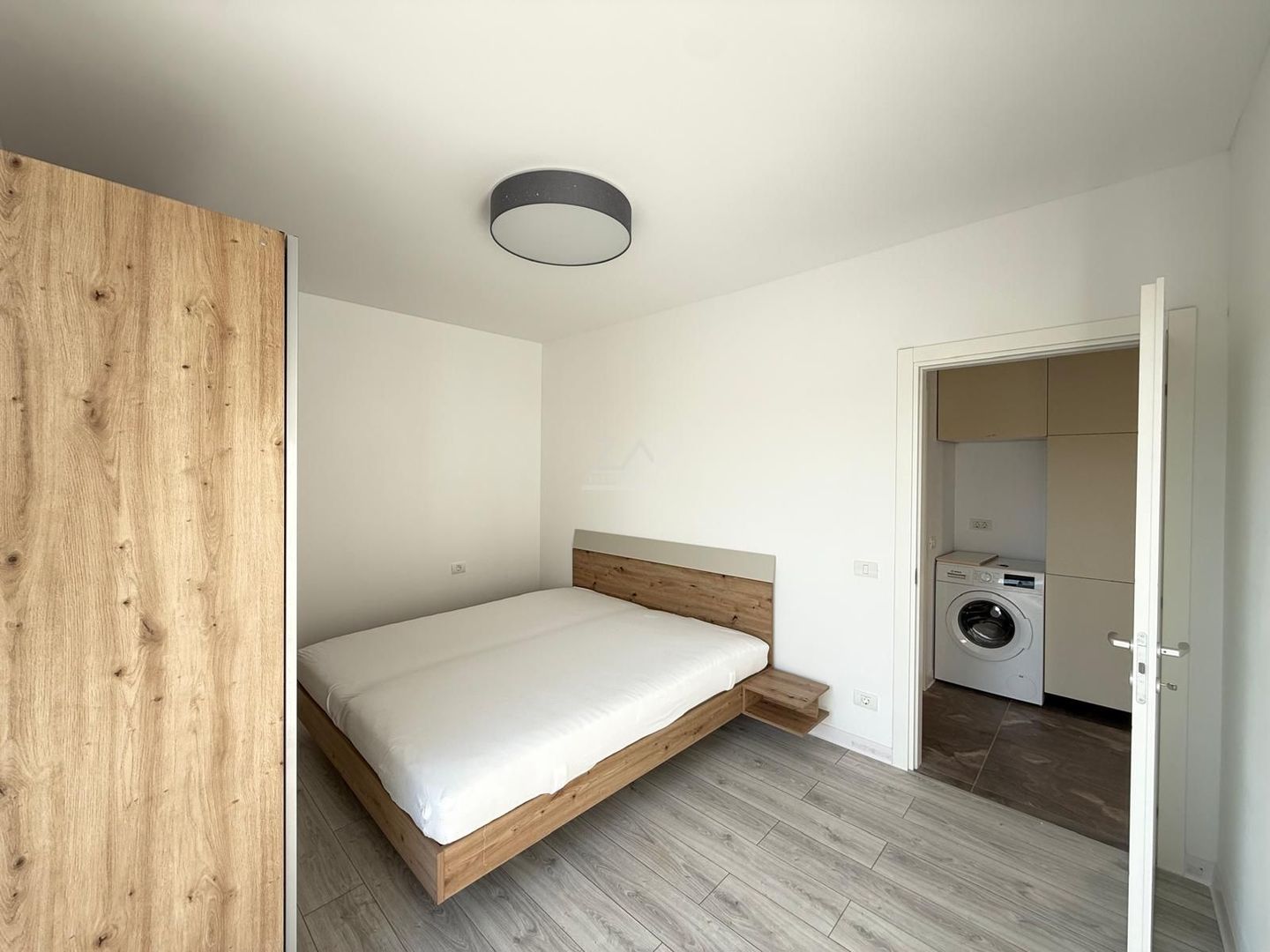 Bloc finalizat. Bucatarie inchisa. Loc de parcare. Spatiu depozitare. - Poză 7