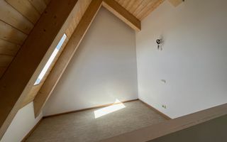 CASA SPATIOASA  CU GARAJ SI TEREN DE 600 MP - Poză 18