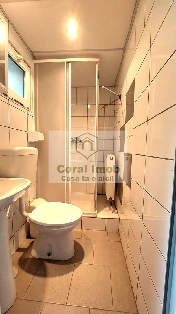 Vanzare casa 6 camere, 3 bai, 3 bucatarii, 2 centrale,  curte individu - Poză 8