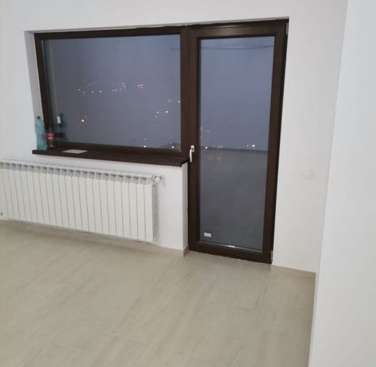 Inchiriere apartament 3 camere,nemobilat, bloc nou, zona Nord - Poză 2