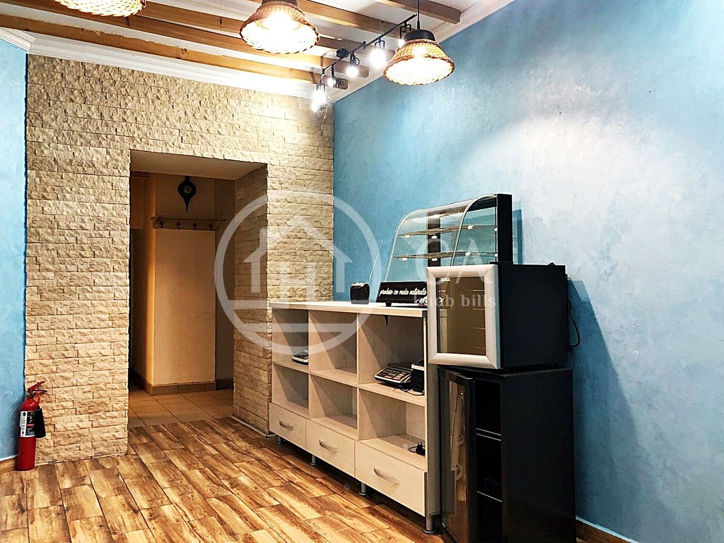 Spatiu comercial de inchiriat cu 5 camere pe Republicii, Oradea - Poză 2