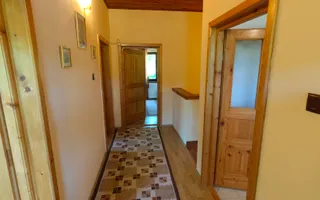 Casa/Vilă  aproape de pădure Vâlcele + 1235 m² teren 160.000 EURO - Poză 12