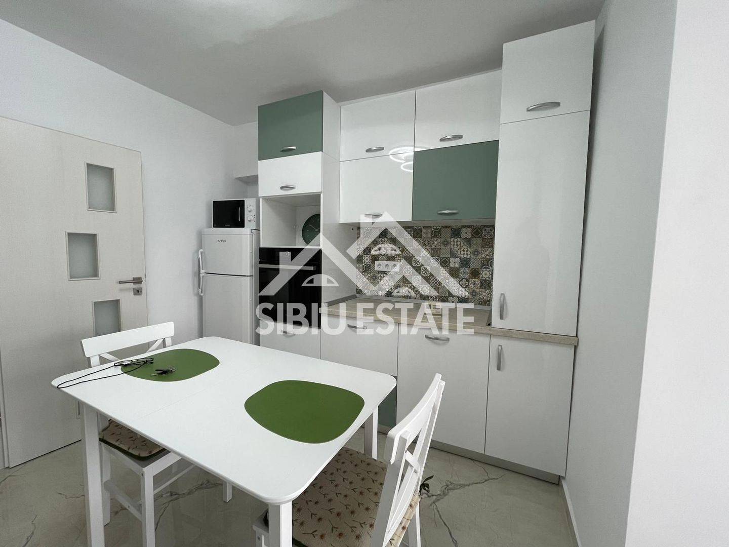 Apartament la prima inchiriere cu 2 camere,mobilat si utilat, etaj 2 - Poză 5