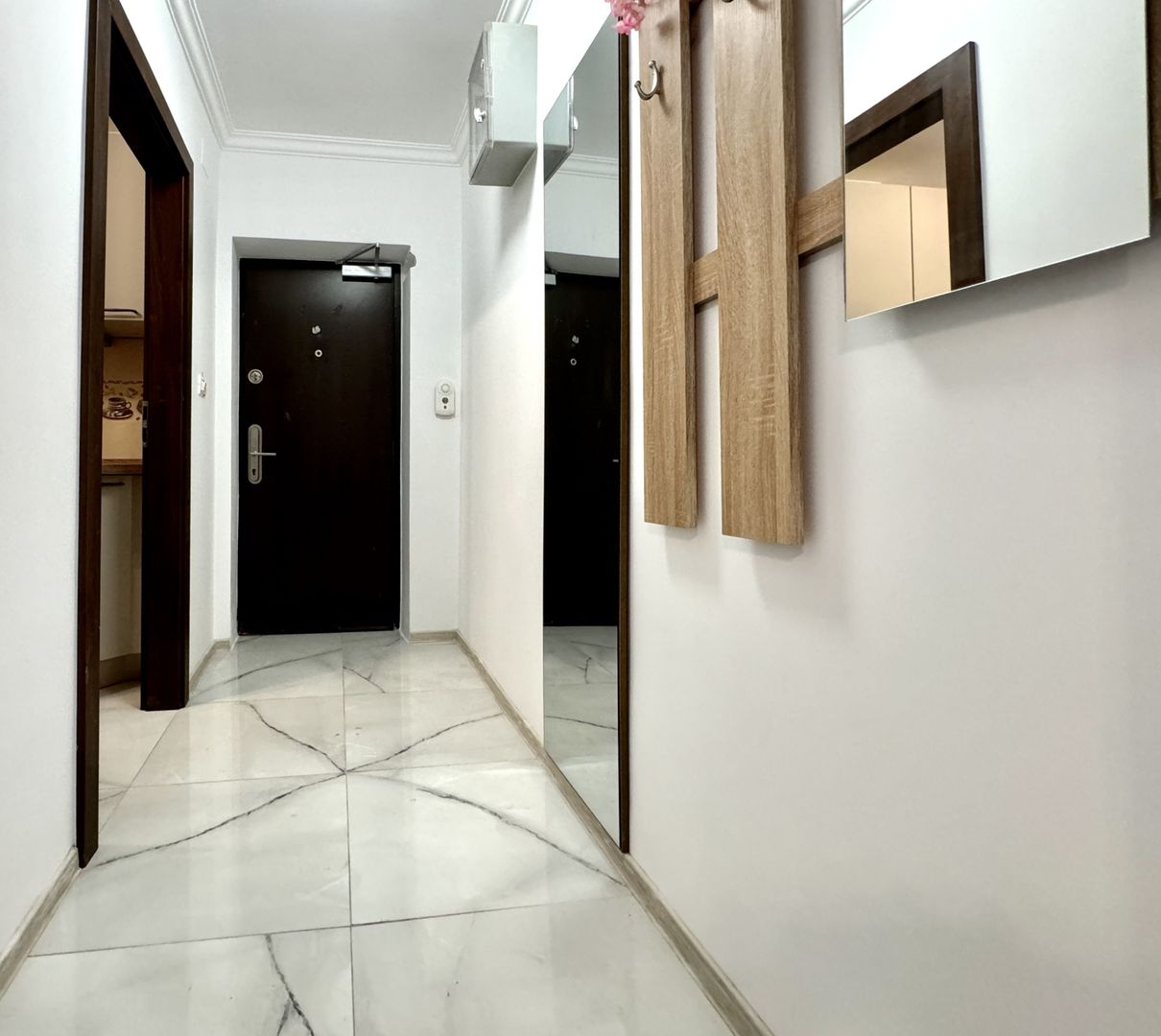 Apartament 2 camere, renovat, pet friendly, zona Central- Piata 700 - Poză 16