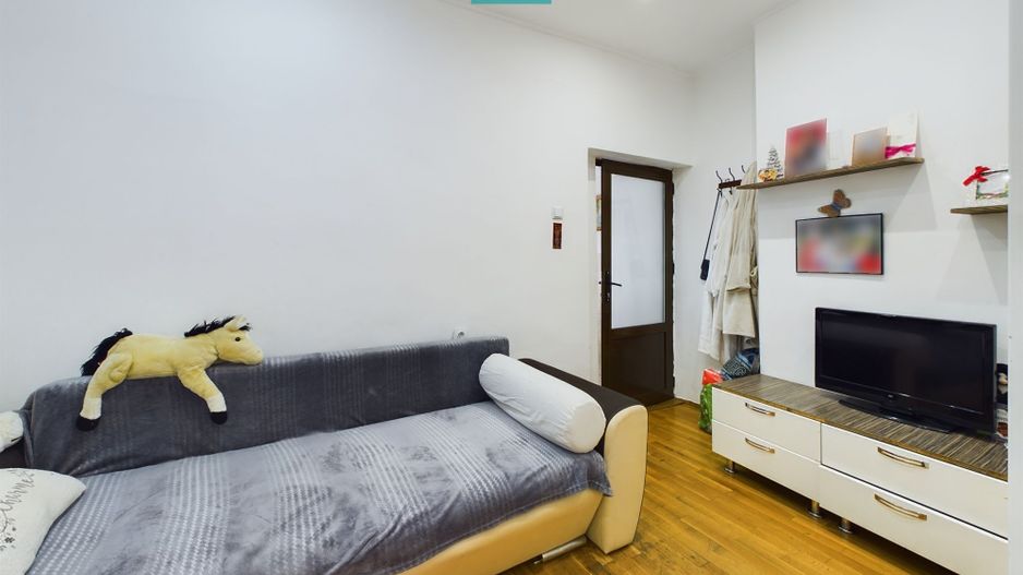 Apartament la curte comuna, Boul Roșu. - Poză 5