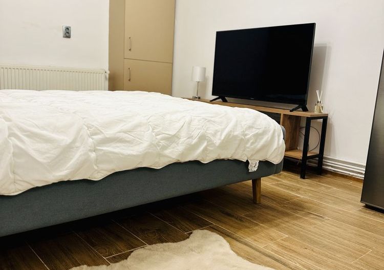 Garsonieră cochetă cu parcare și boxă în zonă liniștită. - Poză 2