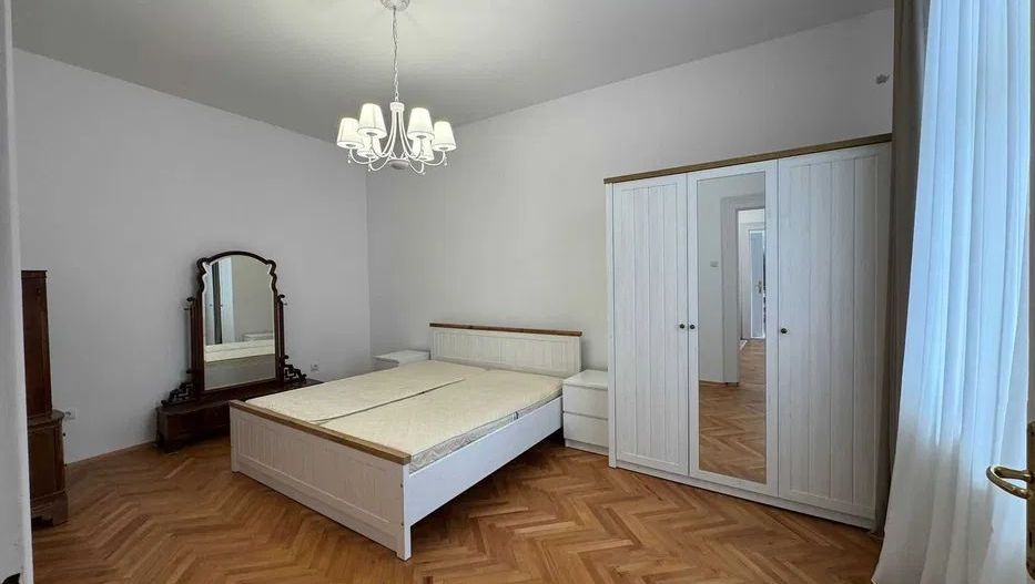 Apartament 3 camere ultracentral | Etaj 1 | Bloc tip vilă | Grădină și parcare - Poză 1