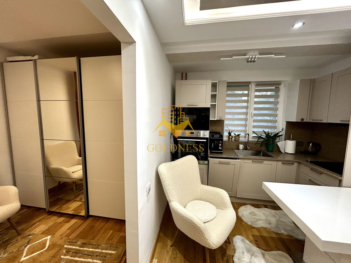 1 camera open space, Modern, Parcare, Hotel Royal, AC Gheorgheni - Poză 8