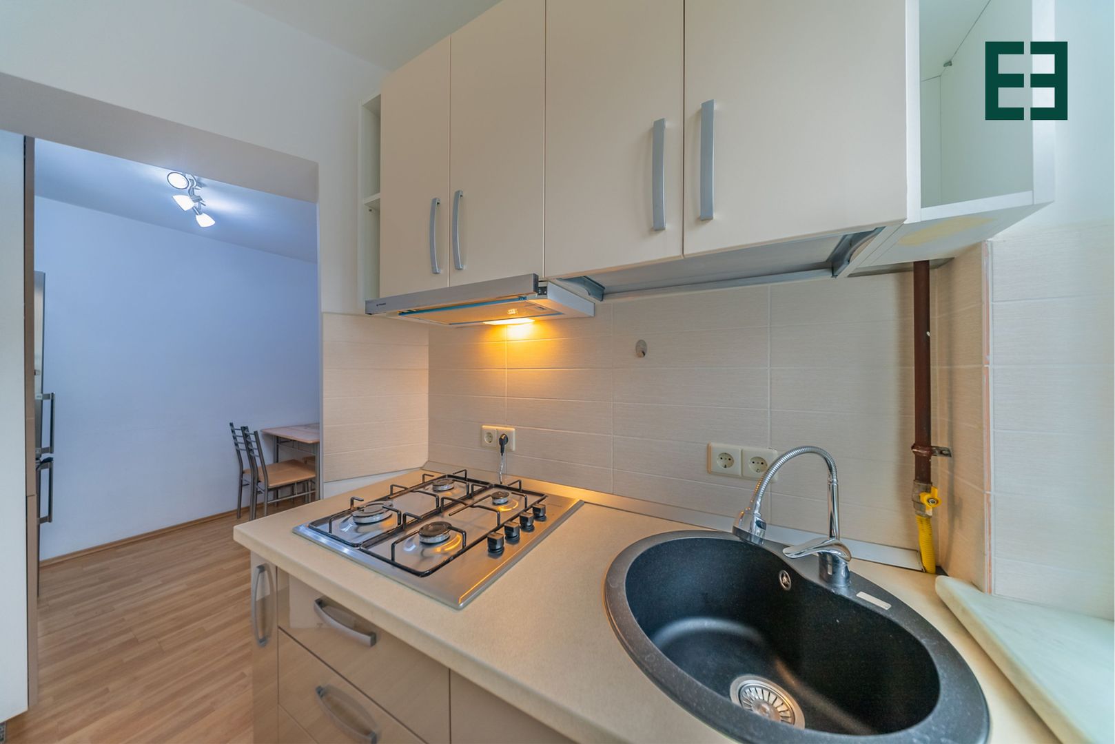 De închiriat - Apartament la casă cu 2 camere zona UTA - Arad - Poză 7