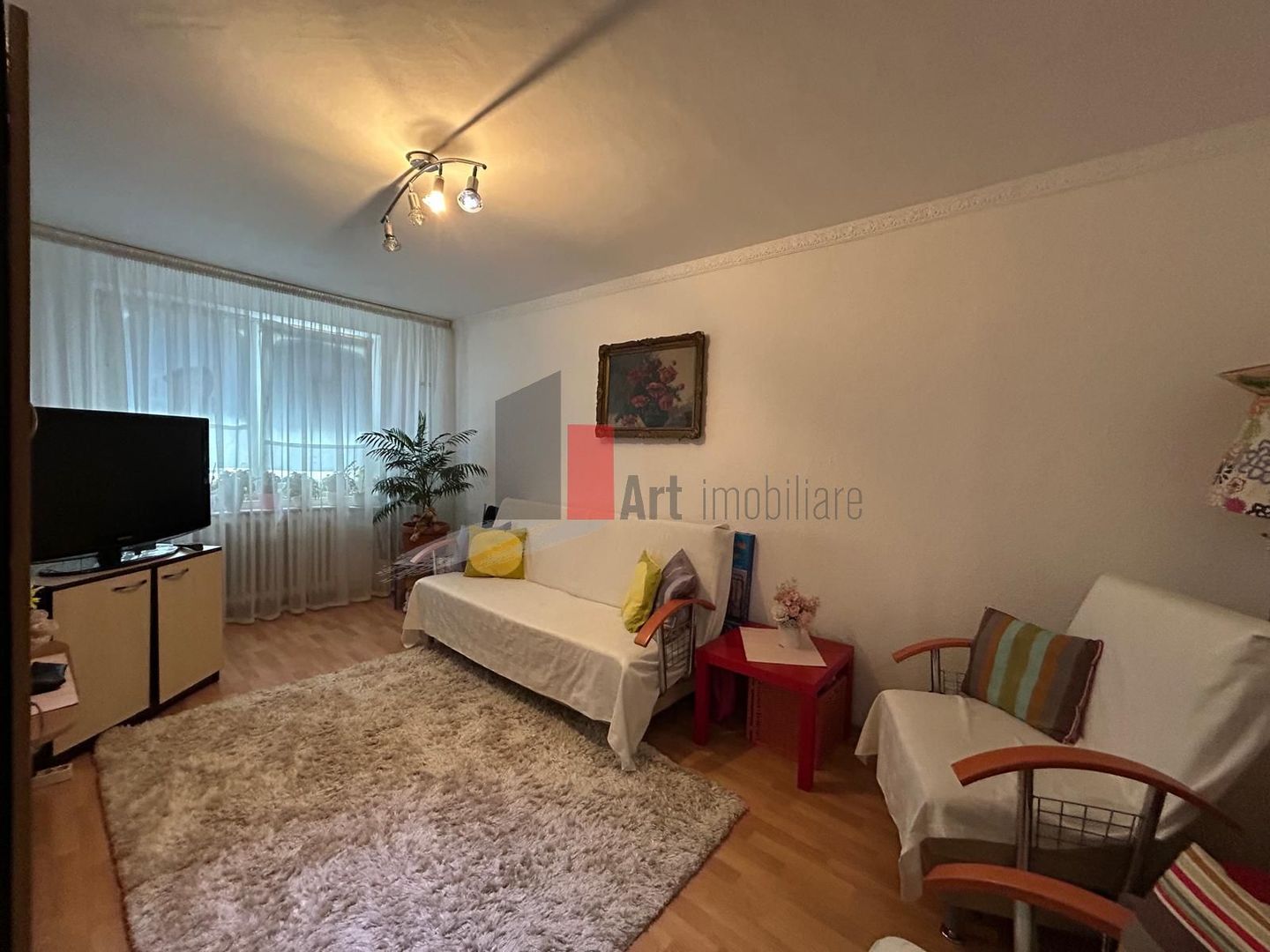 APARTAMENT 3  CAMERE - Poză 1