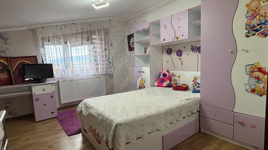 Casa la cheie 5 camere 250 mp curte libera 4 bai P+1+M Arhitectilor - Poză 9