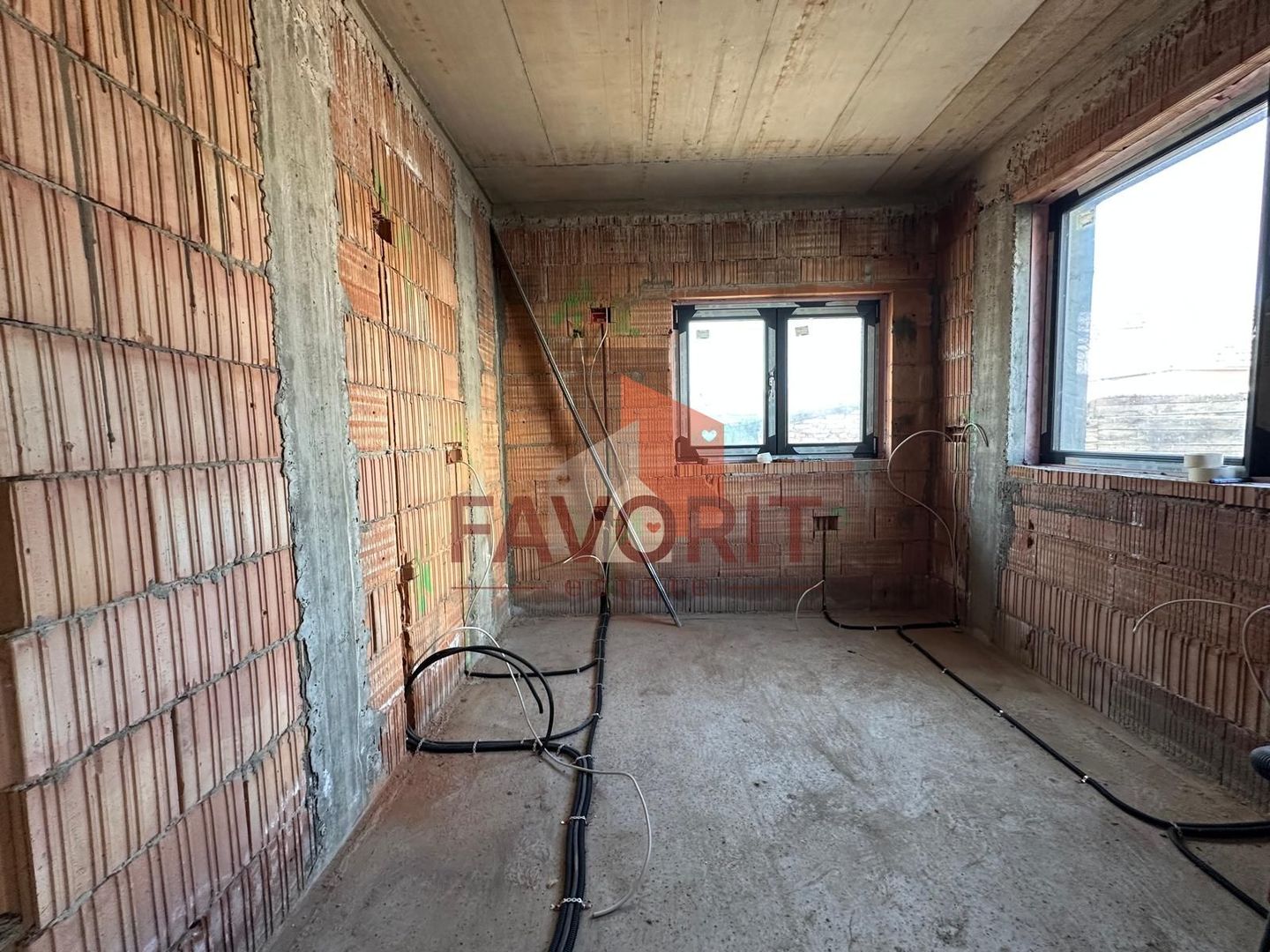 Duplex in Sanandrei | 5 camere | Toate utilitatile | Asfalt - Poză 4