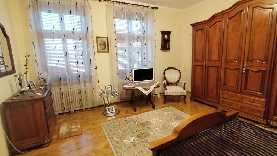 Apartament 2 camere Cladire Istorica etaj 1 - Poză 2