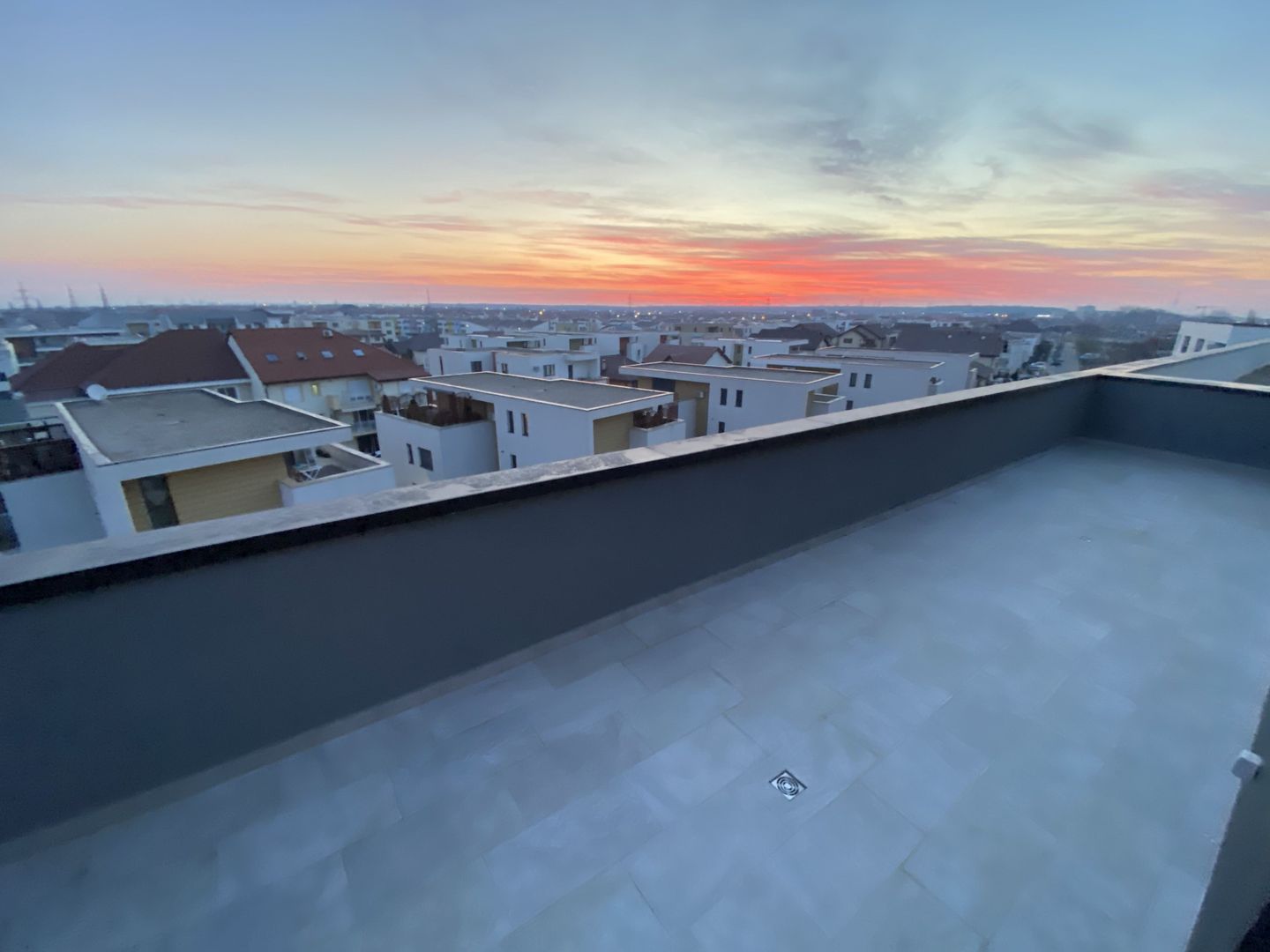 Penthouse Calea Aradului -  terasa 40 mp - Poză 3
