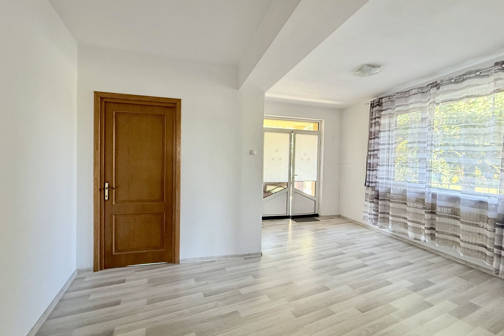 Casă practică, cu curte și parcare, în zona centrală - Parcul Carol - Poză 19