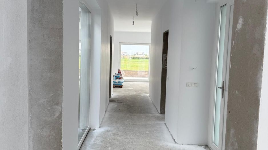 Duplex Spatios parter 4 camere - zona Ion Creanga- Dumbravita - Poză 3
