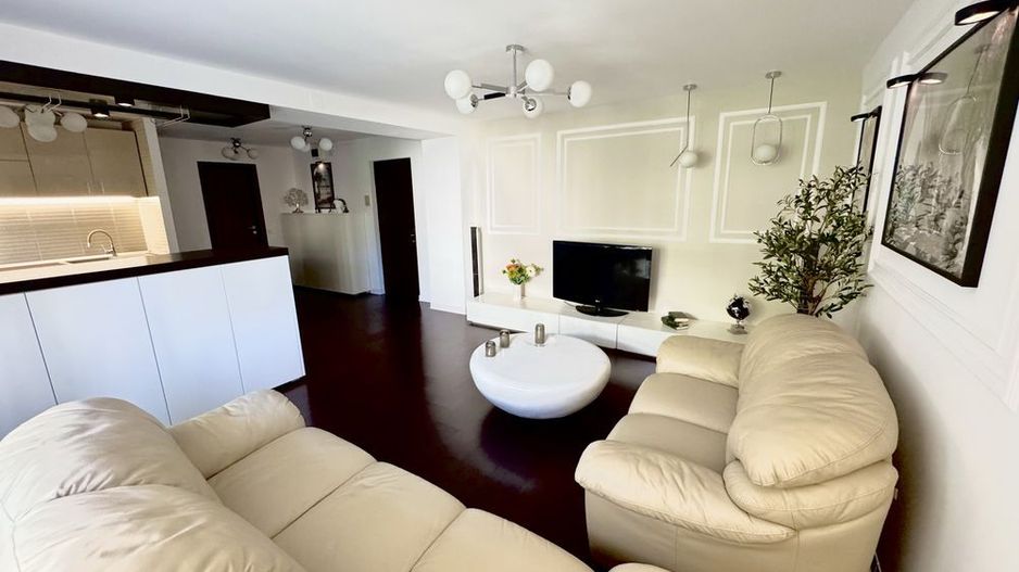 Vanzare Apartament 2 Camere Mall Vitan Superb 60 mp Mobilat & Utilat Premium - Poză 3