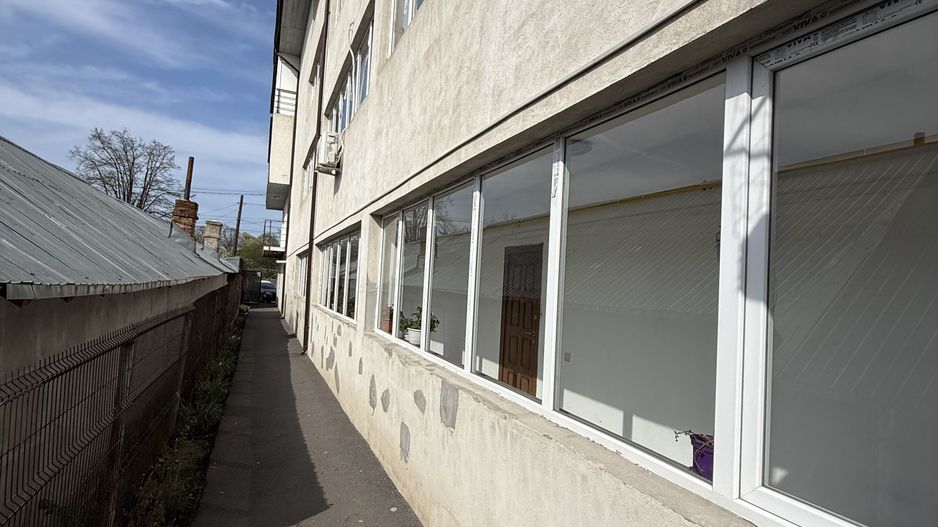 Ap 3 camere - transformat din alipirea a 2 garsoniere - 62 mp - parter - Poză 21