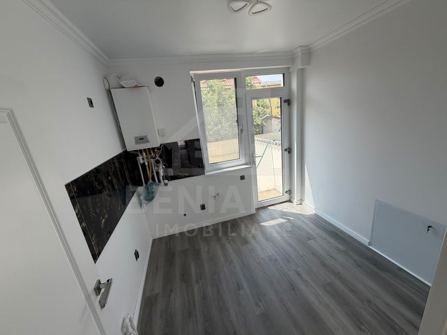 Casa 3 dormitoare-3 bai-Bariera Valcii-Moderna-toate utilitatile - Poză 9