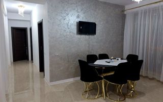 Apartament 3 camere prima închiriere Etaj 1/3 si parcare zona Șelimbăr - Poză 1